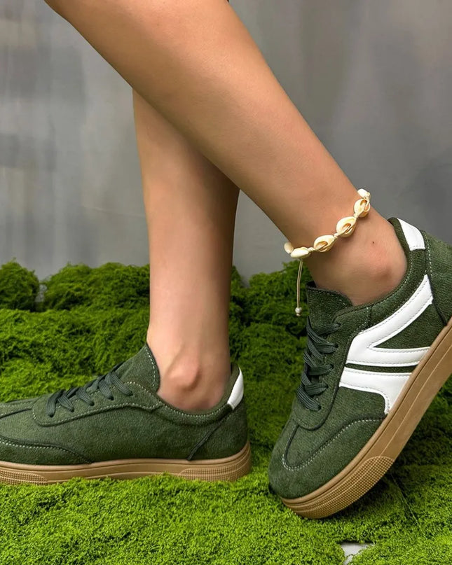 Lace Up Round Toe Contrast Sneakers