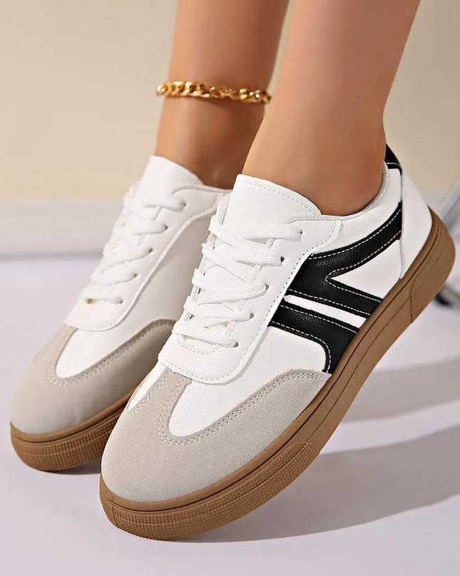 Lace Up Round Toe Contrast Sneakers