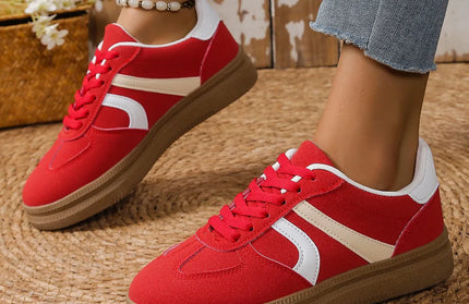 Lace Up Round Toe Sneakers
