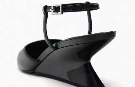 Slope Heel with Back Strap