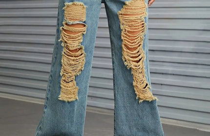 Distressed Wide Leg Jeans with Pockets